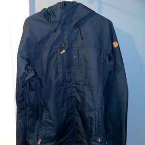 Fjallraven Skogso jacket (in navy blue)
